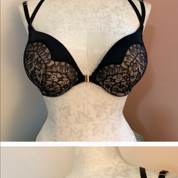 VS front closure padded bra - Picture 2 of 6